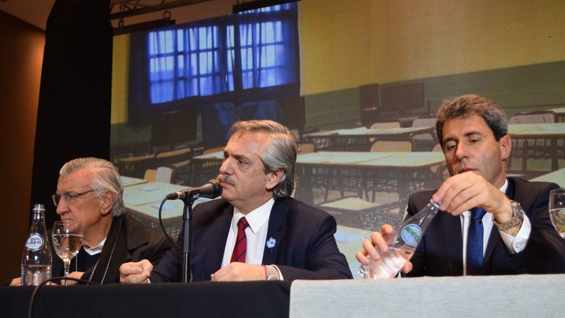 Alberto Fernández inició su campaña en San Juan apostando por el federalismo