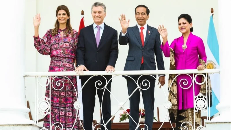 Mauricio Macri en Indonesia: al llegar, mintió al hablar de inversión extrajera y empleo