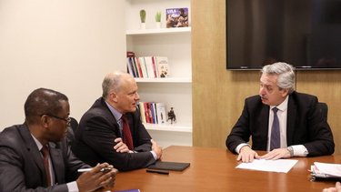 Alberto Fernández se reunió con el FMI, críticó el acuerdo y pidió renegociar 