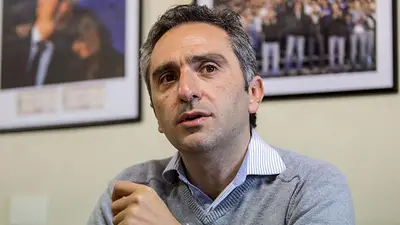 Elecciones 2019: el 'Cuervo' Larroque aseguró que el primer ministerio que cerrará el Frente de Todos "es el de la venganza" Elecciones 2019: el 'Cuervo' Larroque aseguró que el primer ministerio que cerrará el Frente de Todos "es el de la venganza"