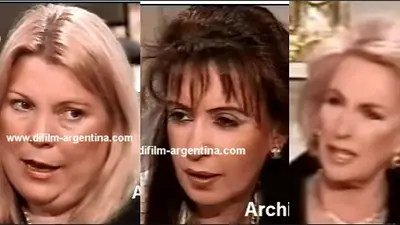 Terrible anécdota: los piojos de Carrió que asquearon a Cristina en la mesa de Mirtha Legrand Terrible anécdota: los piojos de Carrió que asquearon a Cristina en la mesa de Mirtha Legrand