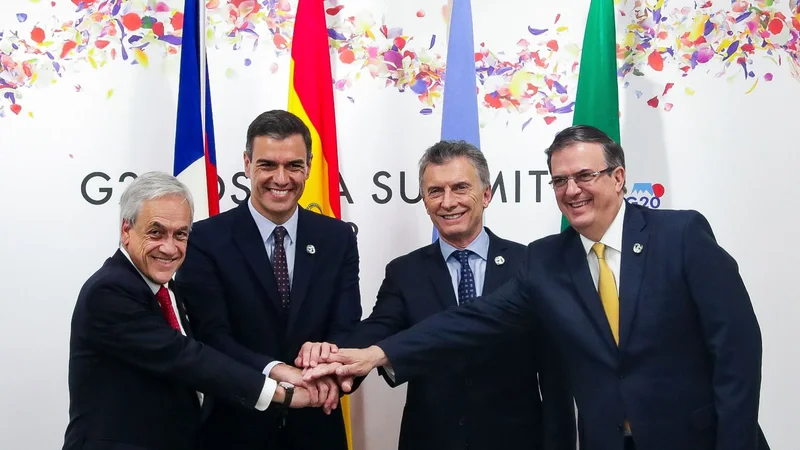 En medio del G-20, Macri dice que "La selección hizo un desastre" 