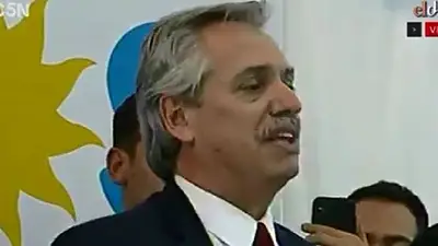 Alberto Fernández en Misiones: “Vamos a volver a encender las máquinas, levantar las persianas y devolver el trabajo" Alberto Fernández en Misiones: “Vamos a volver a encender las máquinas, levantar las persianas y devolver el trabajo"