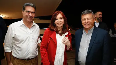 Llegó Cristina Kirchner a Chaco y fue recibida por Domingo Peppo y Jorge Capitanich Llegó Cristina Kirchner a Chaco y fue recibida por Domingo Peppo y Jorge Capitanich
