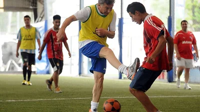 Insólito: Mauricio Macri recibirá un premio de la FIFA Insólito: Mauricio Macri recibirá un premio de la FIFA