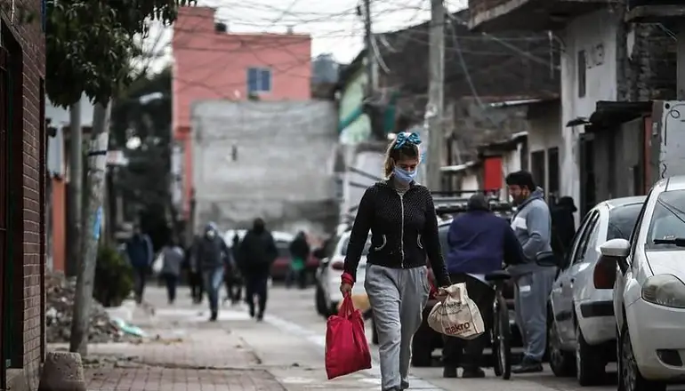 Violencia de género y pandemia en las villas: cómo se enfrenta 