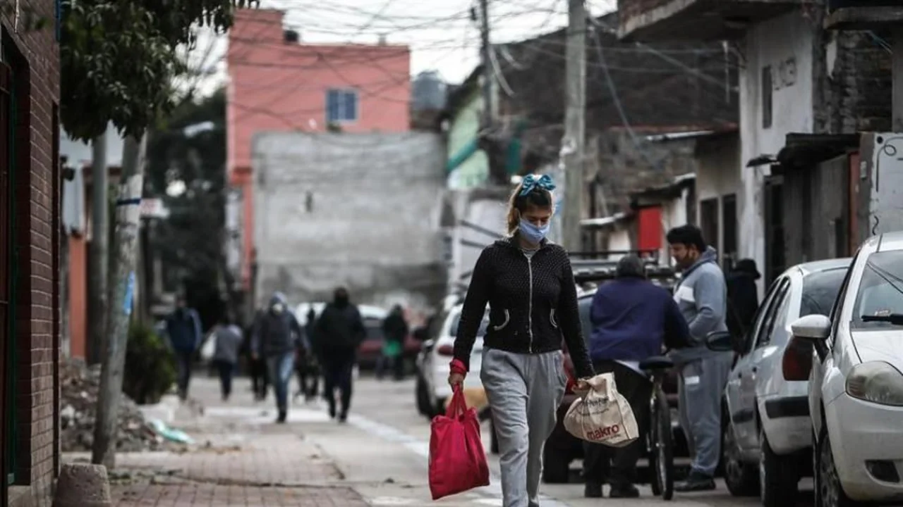 Violencia de género y pandemia en las villas: cómo se enfrenta 