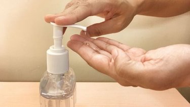La ANMAT prohibió una marca de alcohol en gel 