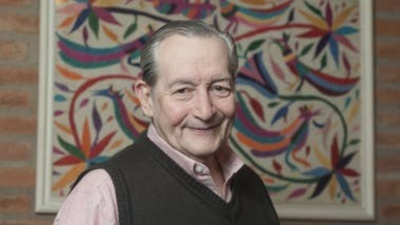 El reconocido director teatral Agustín Alezzo tiene COVID-19 y fue internado