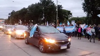 Los polémicos dueños de Vicentin dijeron presente en la marcha contra la expropiación Los polémicos dueños de Vicentin dijeron presente en la marcha contra la expropiación