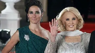 Juana Viale se mete con Vicentin: la picante mesa política que preparó para su programa Juana Viale se mete con Vicentin: la picante mesa política que preparó para su programa