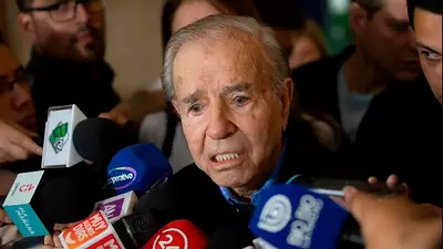 Internaron Carlos Menem: le harán un hisopado para saber si tiene coronavirus Internaron Carlos Menem: le harán un hisopado para saber si tiene coronavirus
