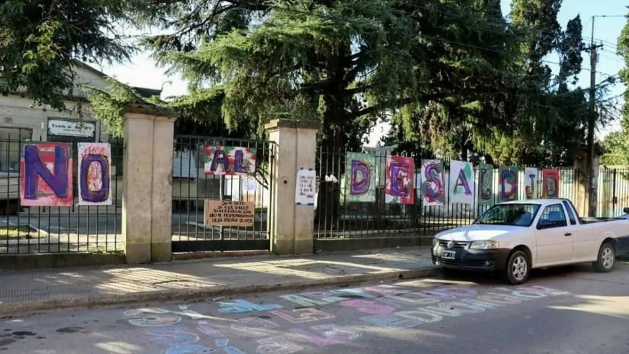 Intendente de Cambiemos desalojó una escuela de arte en Areco: "Nos engañó para sacarnos"