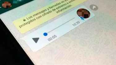Cómo escuchar un audio sin estar en línea ni "clavar el visto"