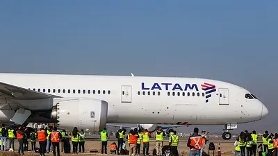 Trabajadores de Latam cortan el acceso al aeropuerto de Ezeiza Trabajadores de Latam cortan el acceso al aeropuerto de Ezeiza