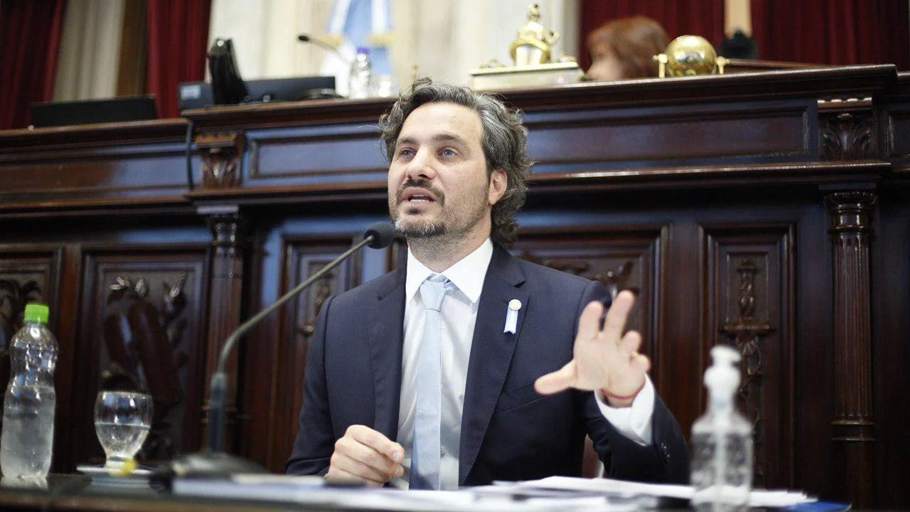 Santiago Cafiero estalló contra un abogado macrista que expuso a sus hijos 