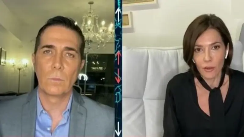 Tras militar la anticuarentena, Cristina Pérez tuvo que hacer el noticiero desde su casa