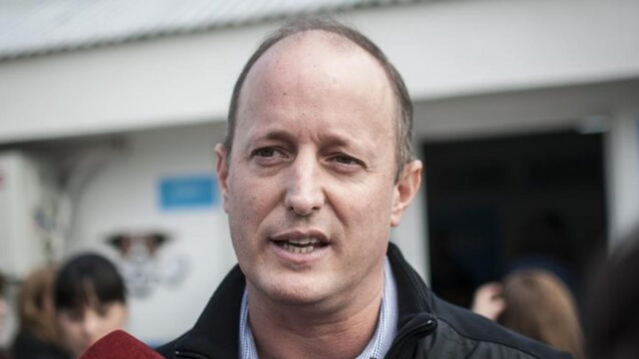 Desubicado: Jonatan Viale le cuestionó a Martín Insaurralde las transfusiones de plasma que le salvaron la vida