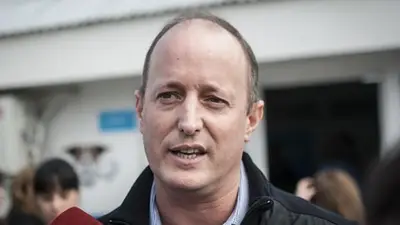 Desubicado: Jonatan Viale le cuestionó a Martín Insaurralde las transfusiones de plasma que le salvaron la vida Desubicado: Jonatan Viale le cuestionó a Martín Insaurralde las transfusiones de plasma que le salvaron la vida