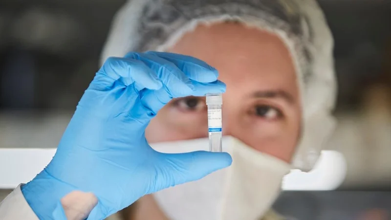 Alarma mundial por una nueva cepa del coronavirus que sería seis veces más contagiosa