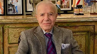 Carlos Menem fue dado de alta tras dos semanas de internación Carlos Menem fue dado de alta tras dos semanas de internación