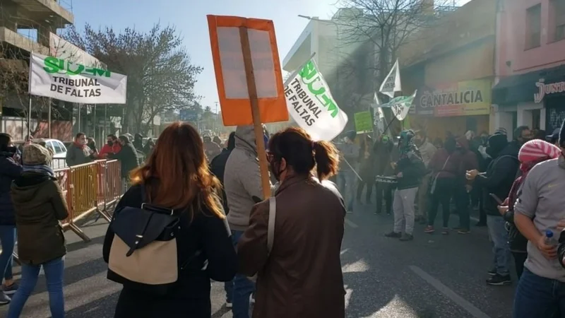 En plena pandemia, el intendente de Córdoba despidió a 117 trabajadores contratados