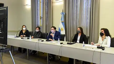 Trotta presentó un plan para que 400 mil jóvenes terminen la secundaria Trotta presentó un plan para que 400 mil jóvenes terminen la secundaria