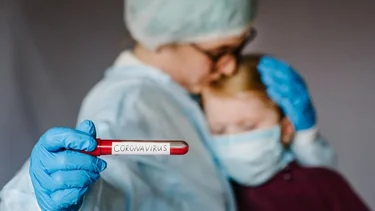 El epidemiólogo más importante de EE.UU. advirtió por el contagio en niños