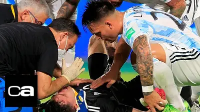Preocupación por Emiliano Martínez: salió con cuello ortopédico y terminó en el hospital Preocupación por Emiliano Martínez: salió con cuello ortopédico y terminó en el hospital