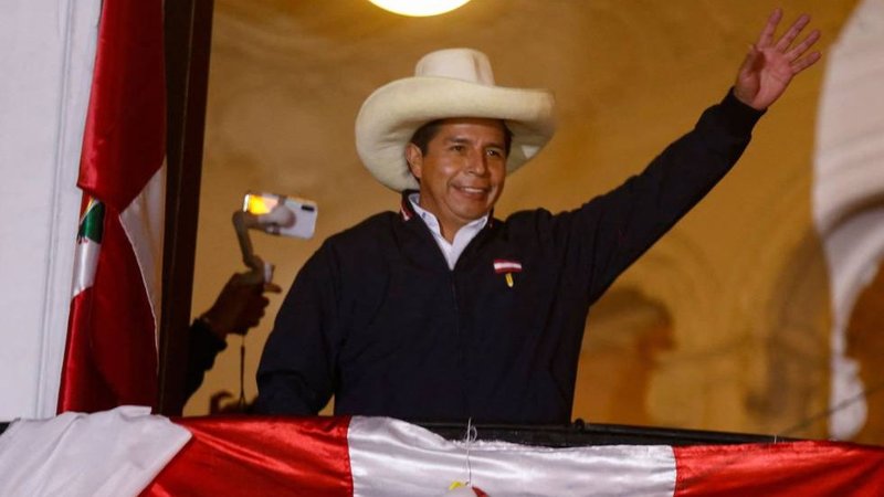 Perú: Quién es Pedro Castillo, el sindicalista de izquierda que quedó al borde de ser presidente