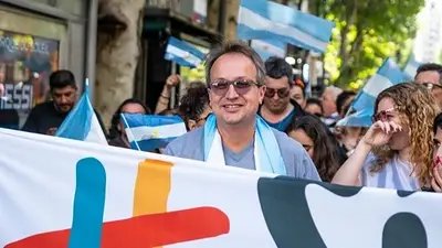 Despiden a un funcionario porteño que se vacunó antes de lo previsto Despiden a un funcionario porteño que se vacunó antes de lo previsto