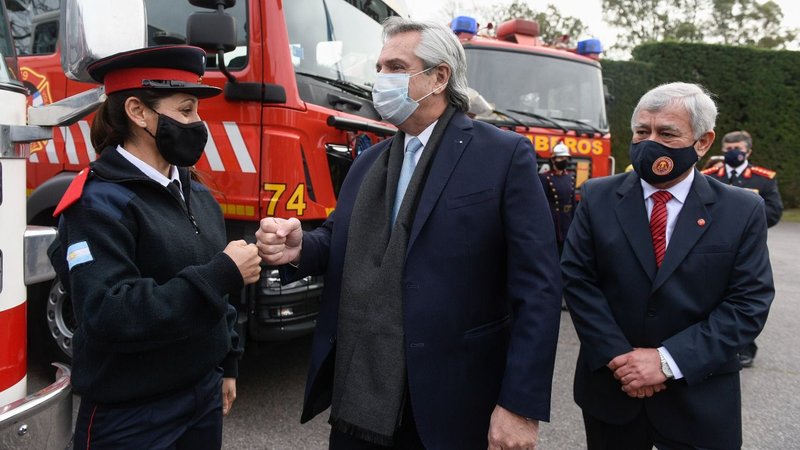 Alberto Fernández promulgó derechos a Bomberos: "Corregimos un error"
