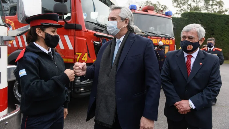 Alberto Fernández promulgó derechos a Bomberos: "Corregimos un error"