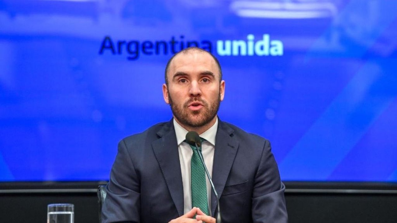 Guzmán advirtió que sin acuerdo con el FMI "enfrentaríamos una situación muy desestabilizante"