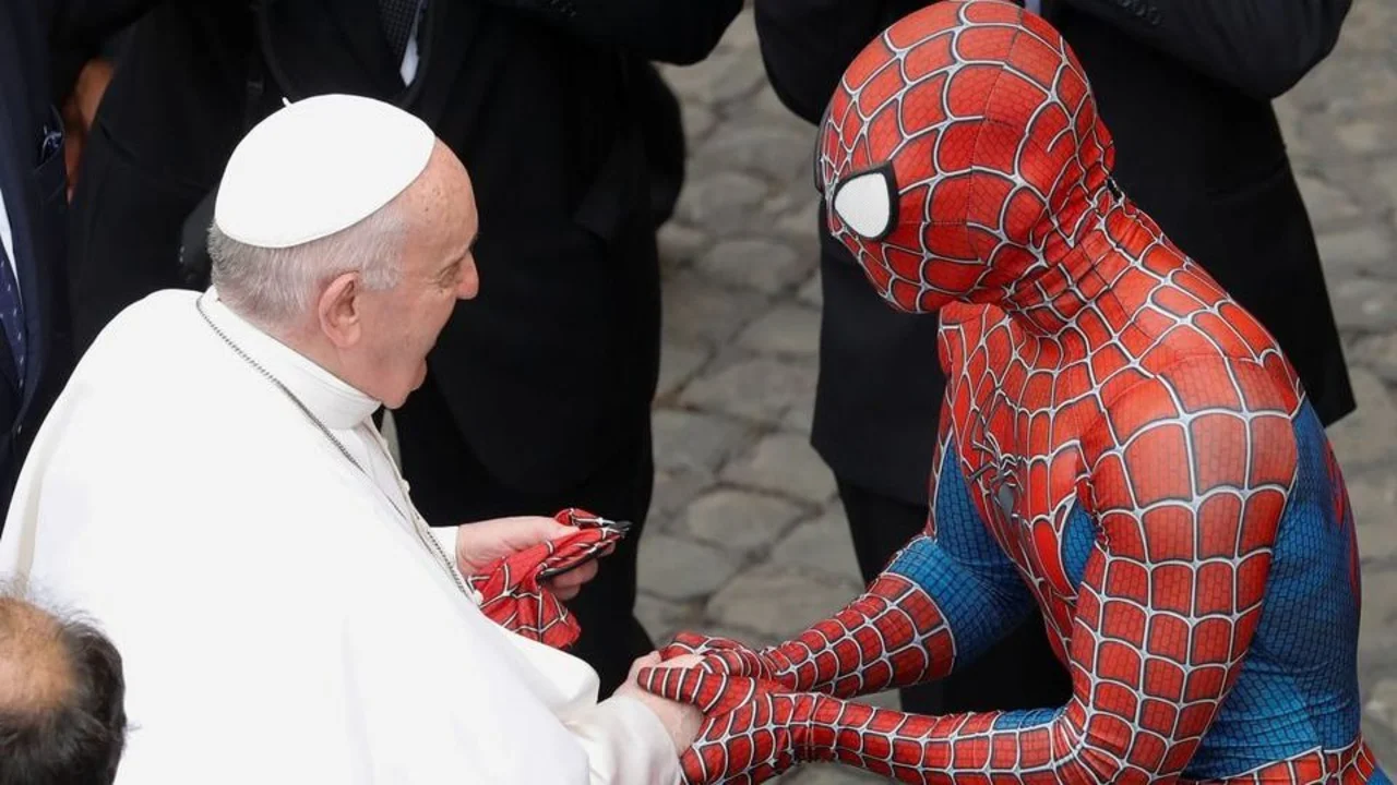 Papa Francisco- Spider Man