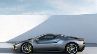 El impresionante auto híbrido que presentó Ferrari 