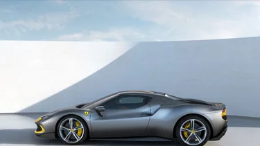 El impresionante auto híbrido que presentó Ferrari 