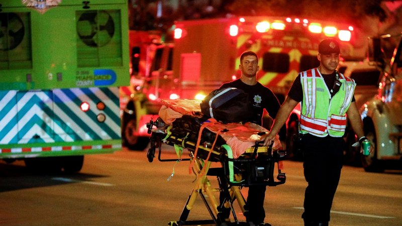 Encontraron a un argentino y quedan nueve desparecidos por el derrumbe de edificio en Miami