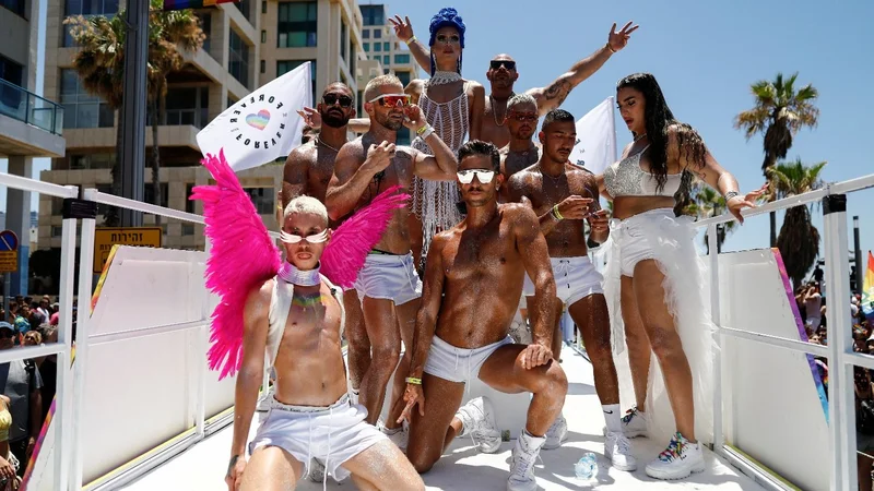 El desfile del Orgullo LGBTIQ+ colmó las calles de Tel Aviv mientras disminuyen las restricciones por COVID-19