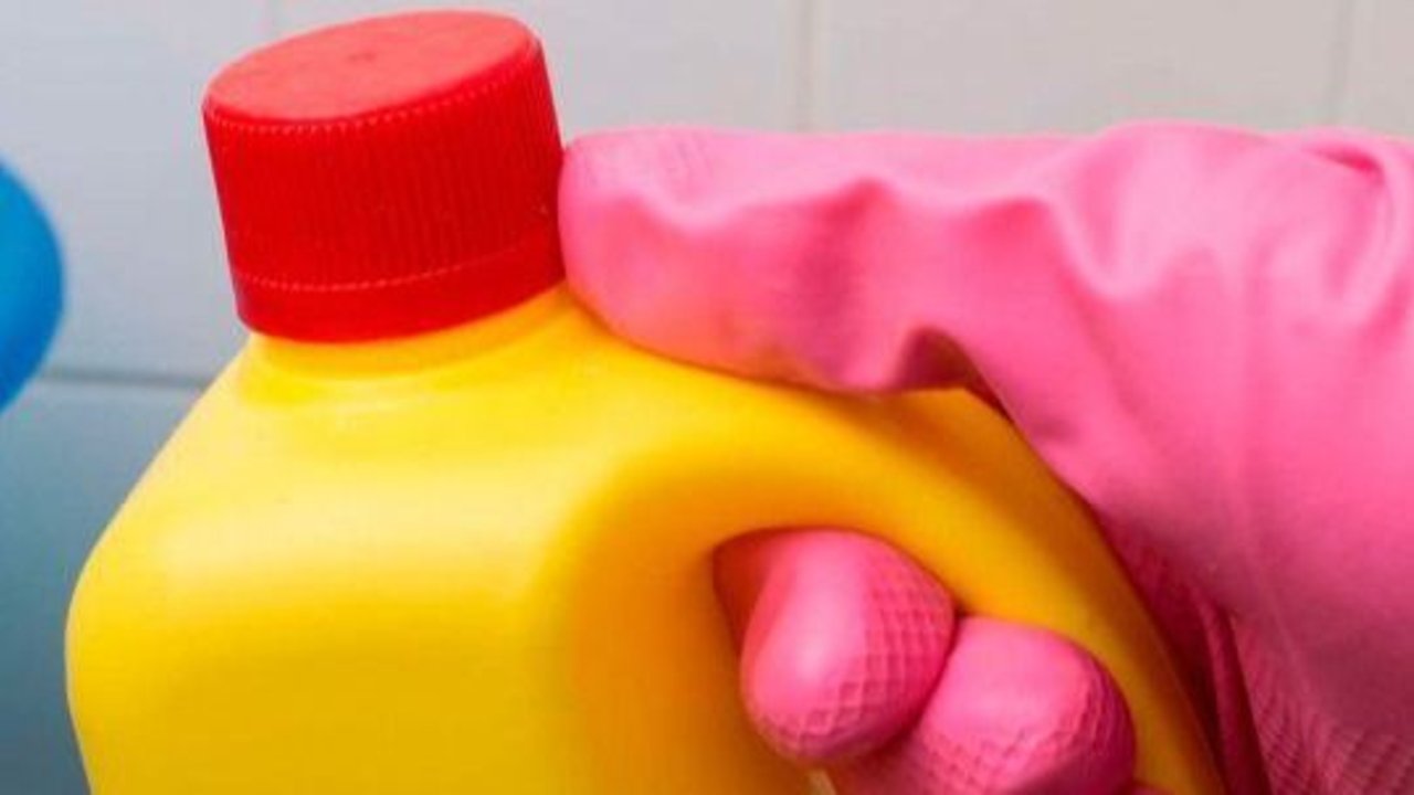 La ANMAT prohibió la comercialización de una lavandina adulterada