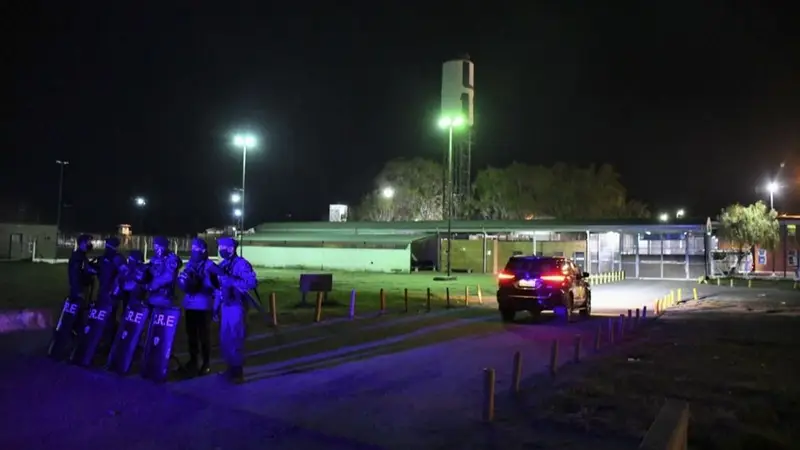 Con ametralladoras, hubo fuga de presos en Santa Fe: recapturaron a dos