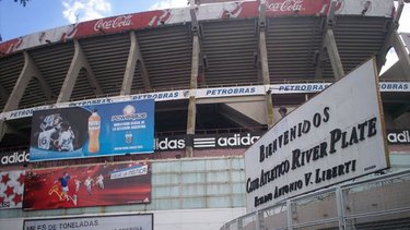 El Gobierno imputó a River por incluir venta de abonos en el Ahora 12 