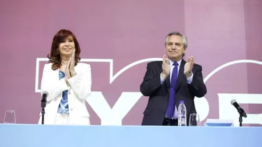 Alberto y Cristina encabezan actos (por separado) por el Día de la Bandera