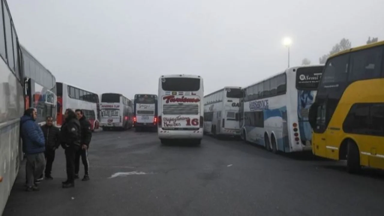 Protesta de choferes: el corte en la autopista Buenos Aires-La Plata se trasladó a la 9 de Julio