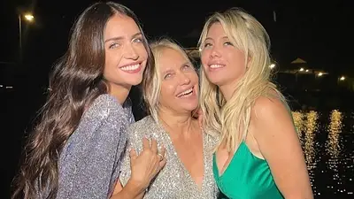 La fortuna que cobra la mamá de Wanda Nara por cuidar a sus nietos. La fortuna que cobra la mamá de Wanda Nara por cuidar a sus nietos.