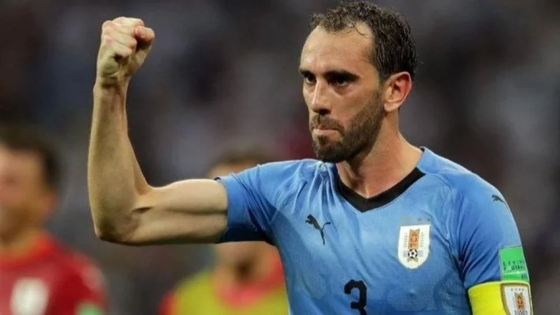 Diego Godín cada vez más cerca de Vélez