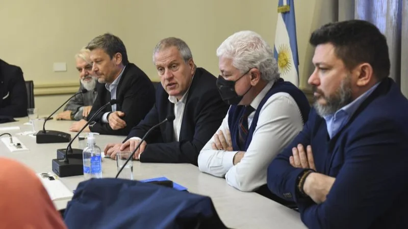 El Gobierno propuso a los gremios universitarios adelantar el aumento de junio y julio