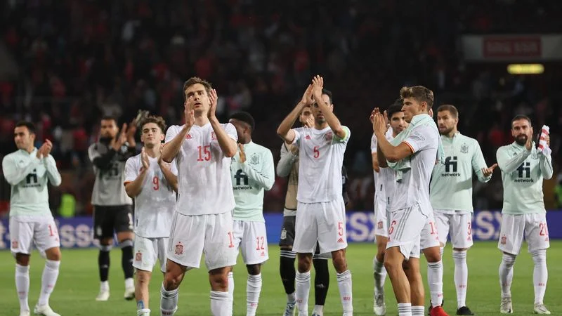 España gana a Suiza con un gol temprano de Sarabia