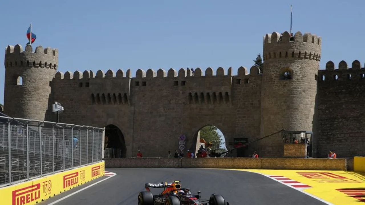Mexicano "Checo" Pérez es el más rápido en los primeros entrenamientos del GP Azerbaiyán