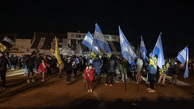 Cómo fue el acto de Milei: poca convocatoria, show del Dipy y críticas a la "casta política" Cómo fue el acto de Milei: poca convocatoria, show del Dipy y críticas a la "casta política"